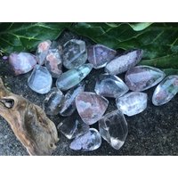 1 Stk. Kleiner Getrommelter Gartenquarz von DragonDenStudio