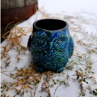 Monets Teich Pfau Jumbo 24 Unzen Eule Tasse, Extra Große Blaue Handglasierte Keramiktasse, Teetasse, Kaffeetasse von DragonflyCorners