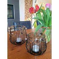 Schlichte Moderne Kerzenhalter Mit Aludraht Und Perlen Verziert Von Drahtoria Schlichte Moderne Kerzenhalter Mit Aludraht Und Perlen Verziert Von Drahtoria von Drahtoria