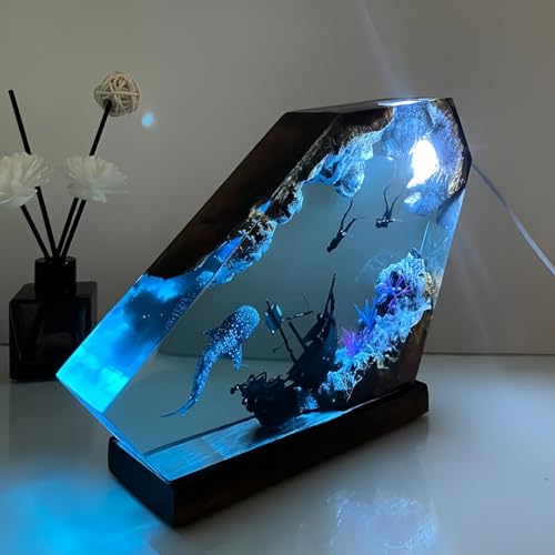 Drawelry 3D Ozean Figur Harz Statue Ornamente mit Holzsockel LED Nachtlicht Epoxidharz Meerestier Hai Wale Oktopus Taucher Figuren Skulptur Mini Meere Aquarium für Zuhause, Büro, Tisch Deko (C2) von Drawelry