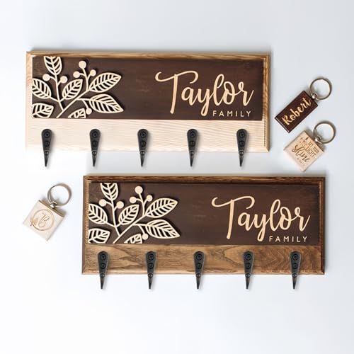 Drawelry Personalisiert Holz Schlüsselhalter mit Namen Gravur 4 Keys Hanger Haken Schlüsselbrett Flur Wand Deko Schlüsselhaken Schlüssel Halter Kreativität Geburtstag Geschenk für Familie Freunde (A4) von Drawelry