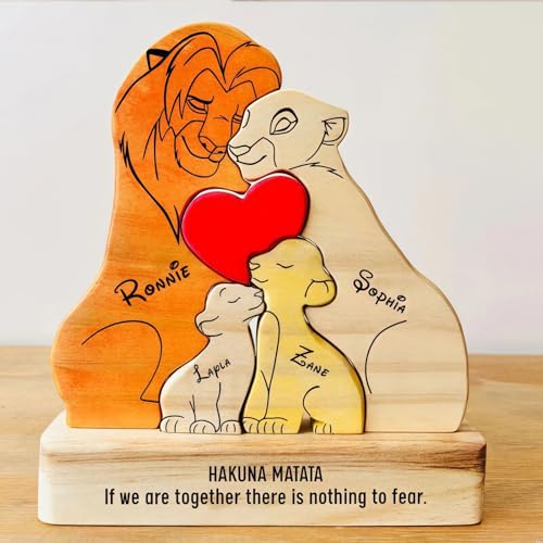 Drawelry Personalisiert Tier Familie Holzpuzzle Ornament mit 2-8 Namen Schnitzerei Statue Holz Löwe Tiger Hund Skulptur Kunst Puzzle Home Tisch Dekoration Geschenke für Mama, Papa, Oma (Löwe) von Drawelry