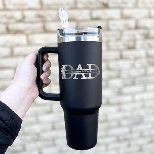 Drawelry Namen Thermobecher Personalisierte mit Griff, Deckel und Strohhalm Trinkflasche Edelstahl 1.2L Auto Kaffee Trink Tumbler Becher Geburtstag Geschenke für Frauen Männer Mama Papa Freundin (C3) von Drawelry