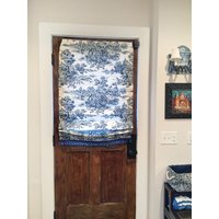 Entspannte Roman Shade Fensterbehandlung | Nach Maß Mit Quastenbesatz Designer Qualität von DrawnCompany