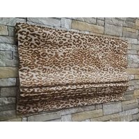 Flat Roman Shade Fensterbehandlung | Lacefield Gepard Stoff Maßanfertigung in Designerqualität von DrawnCompany