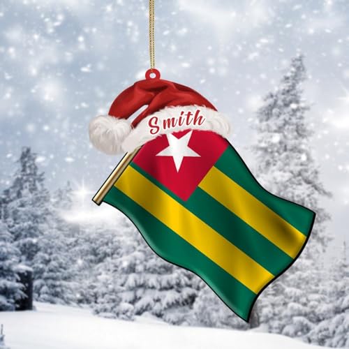 Personalisierte Name Ornament Togo Flagge 2D Acryl Weihnachtsschmuck Togo Andenken Nationalflaggen Ornamente für Weihnachtsbäume Kugeln Neujahr Sammlerstück Urlaub Souvenir Strumpffüller Tag von DreamAutumn