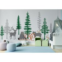 Wandtattoos Wandbilder-Set Kiefern Mit Tieren Hirsch Bär, Eichhörnchen von DreamKidsDecal