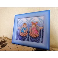 Abgeschlossene Perlenarbeit Zwillinge, Perlenbild in Den Händen Gottes, Zwillinge Neugeborenes Geschenk, Zwillingsgeburtstagsgeschenk von DreamsArtUA