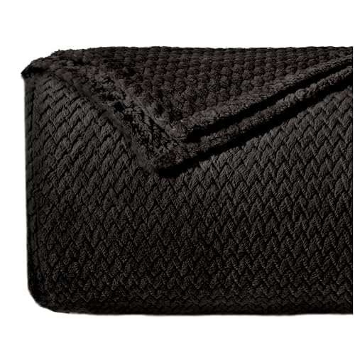 Dreamzie - Kuscheldecke 150x200 cm - Flauschig Fleecedecke Mikrofaser 100% Polyester 260gsm - Decke Sofa mit Fischgrätmuster und weicher Haptik - Schwarz von Dreamzie