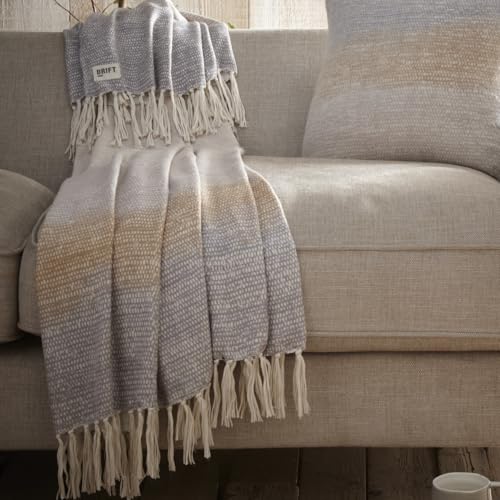 Drift Home - Ockerfarbener Überwurf mit Farbverlauf (180 x 130 cm) – nachhaltige recycelte Baumwolle – Quaste Decke Ocker – tauchgefärbte Ocker-Überwurfdecke groß – umweltfreundlich – Ocker von Drift Home