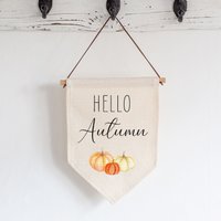 Hallo Herbst Leinen Stil Flagge Wimpel Zeichen Geschenk - Wand Kunstdruck, Kürbis Dekor, Halloween Dekoration, Aufhänger von DriftingDucks