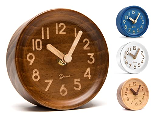 Driini Analoge Tischuhr aus Holz - 10,9 cm Dekorative Kiefernholz-Uhr, kein Tick-Design - leicht zu lesen, leise Sweep-Kaminsims-Uhr - leise Tischuhren mit Holzkörper, Zeigern und Batterieabdeckung, von Driini