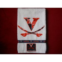 1940Er Jahre Handtuch Von Virginia Cavaliers Appliziertes College Team Badezimmer Dekor von Ds5Adventures