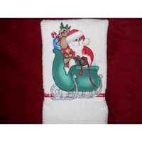 Appliziertes Weihnachtshandtuch Schlitten Des Weihnachtsmannes Appliziertes Weihnachtshandtuch Schlitten Des Weihnachtsmannes von Ds5Adventures