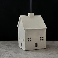 Weiße Keramikhäuser Mit Räucherkamin | Ideal Zum Aufbau Ihres Eigenen Weihnachtsdorfes Inklusive Räucherkegel Und Sockel von DueVCeramiche