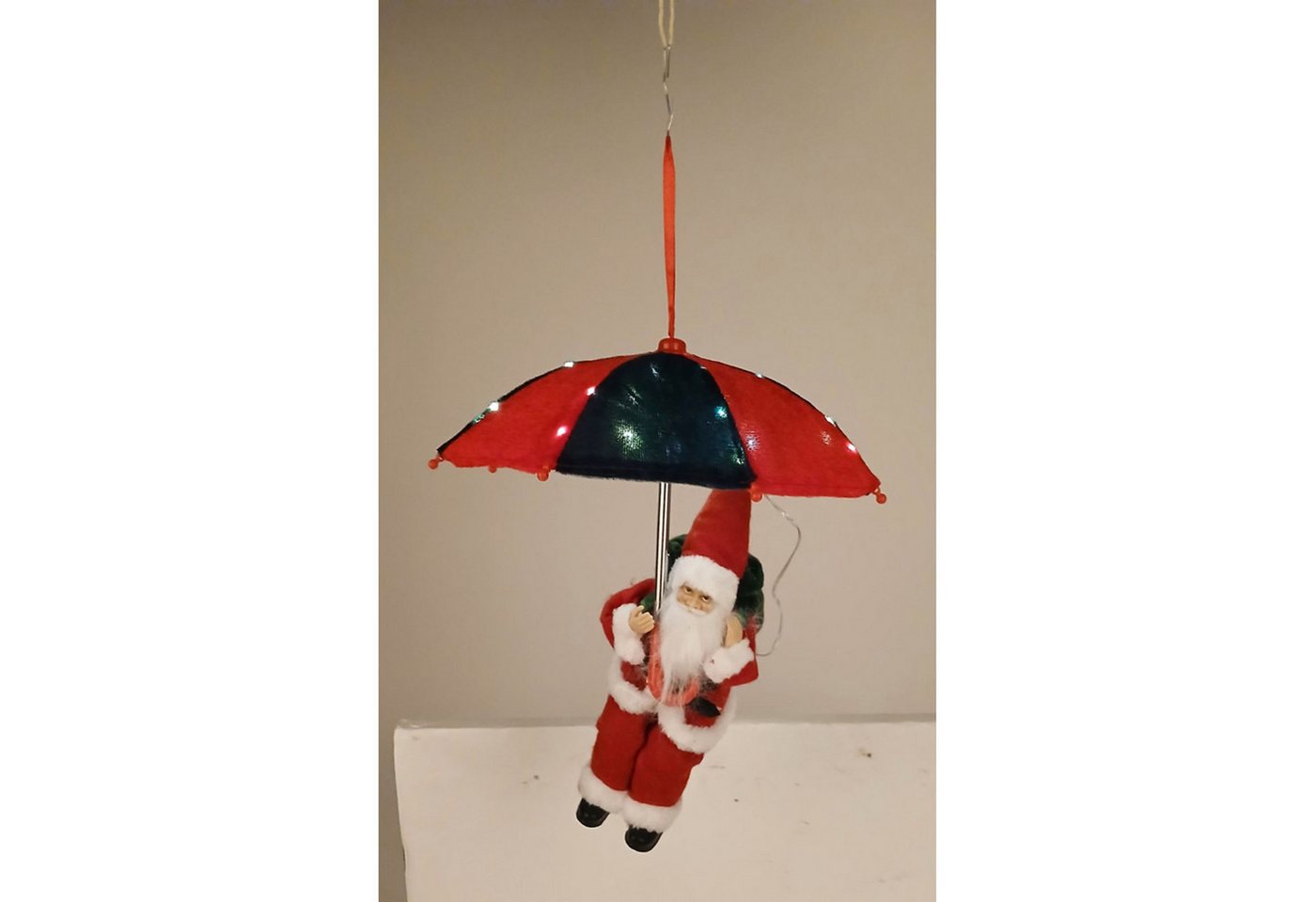Duif International Dekofigur WH Mann mit Schirm 25 x 30 cm LED Figur 8er Set Duif International Dekofigur WH Mann mit Schirm 25 x 30 cm LED Figur 8er Set von Duif International