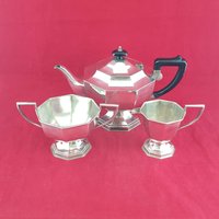 Set Aus Versilberter Teekanne Mit Milchkännchen & Zuckerdose - 6000 Na von DurhamVintageAnt