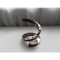 Designer Jens Quistgaard Danish Modern Mid Century Kerzenhalter Chrom Metall Mit Versilbertem Schwer 1 Kg Designer Jens Quistgaard Danish Modern Mid Century Kerzenhalter Chrom Metall Mit Versilbertem Schwer 1 Kg von DustRoad