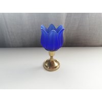 Lila Glas Tulpe Mit Messing Kerzenhalter. Hergestellt in Italien Lila Glas Tulpe Mit Messing Kerzenhalter. Hergestellt in Italien von DustRoad