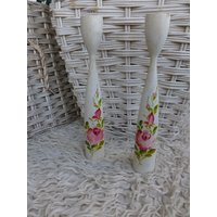 Vintage Holz Kerzenständer - Weiß Mit Blumen Satz Von 2 von DustRoad
