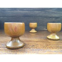 Vintage Holz Tassen. Eierbecher . Ostereierbecher. Retro-Küche. Satz Von 3 von DustRoad