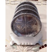 Vintage Everlast Bambus 4 Untersetzer & Ständer Aus Gehämmertem Aluminium - Circa 1950 Von Dustymillerantiques Vintage Everlast Bambus 4 Untersetzer & Ständer Aus Gehämmertem Aluminium - Circa 1950 Von Dustymillerantiques von DustyMillerAntiques