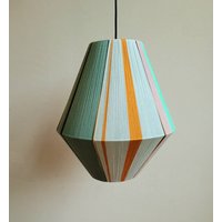 Ausverkauft Drahtlampe, Gewebter Lampenschirm, Farbblocklampe, Boho-Pendellampe von DutchWoolDesign