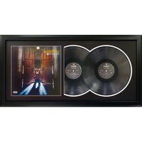 Kanye West - Late Registrierung 45 X 90 cm Gerahmtes Vinyl Schwarze Matte Und Schwarzer Rahmen von DutchessWallDecor