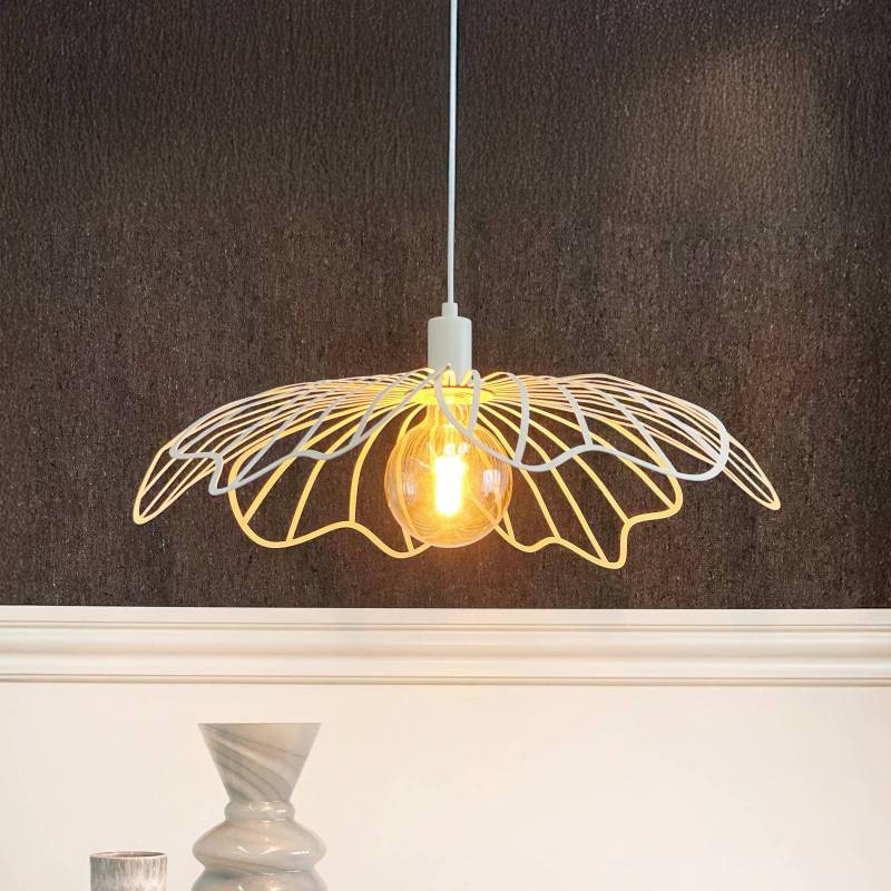 Dyberg Larsen Hängelampe BLUMEN, perlweiß, Ø 60 cm, Metall von Dyberg Larsen