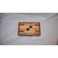 Glasmalerei-Muster-Box-Holz-Eiche in Der Kunst Und Handwerk Stil 10''x6 1/4''x3'' Handgemachte Andenken-Box von DynamiteBoxes