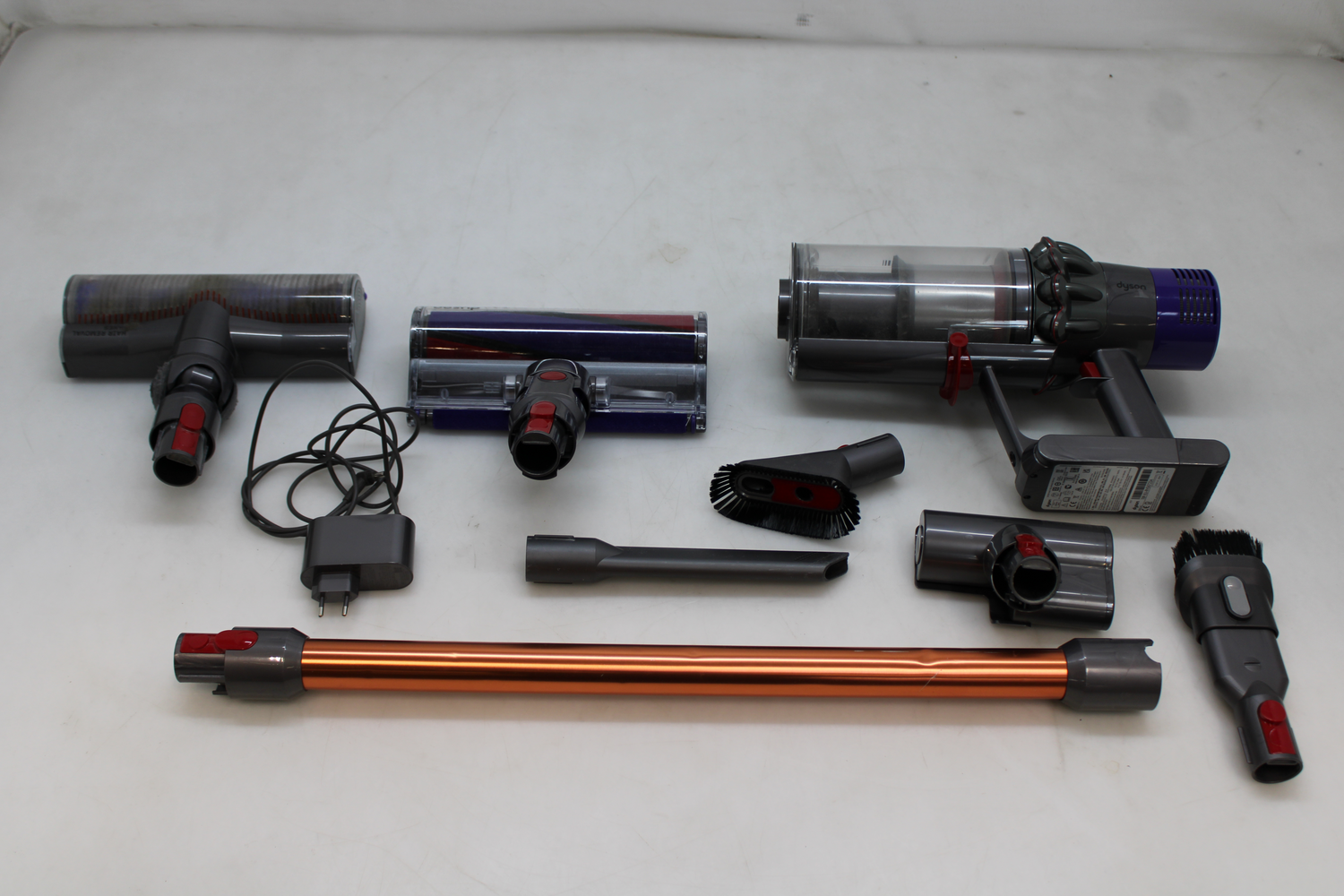 Dyson V10 Absolute 226397 01 Akku Handstaubsauger Staubsauger Defektware D-Ware Dyson V10 Absolute 226397 01 Akku Handstaubsauger Staubsauger Defektware D-Ware von Dyson