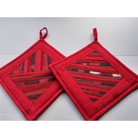 Gesteppte Topflappen 2Er Set Patchwork Küche Dekor Kochgeschirr Gesteppte Topflappen 2Er Set Patchwork Küche Dekor Kochgeschirr von DzintrasPatchworkArt