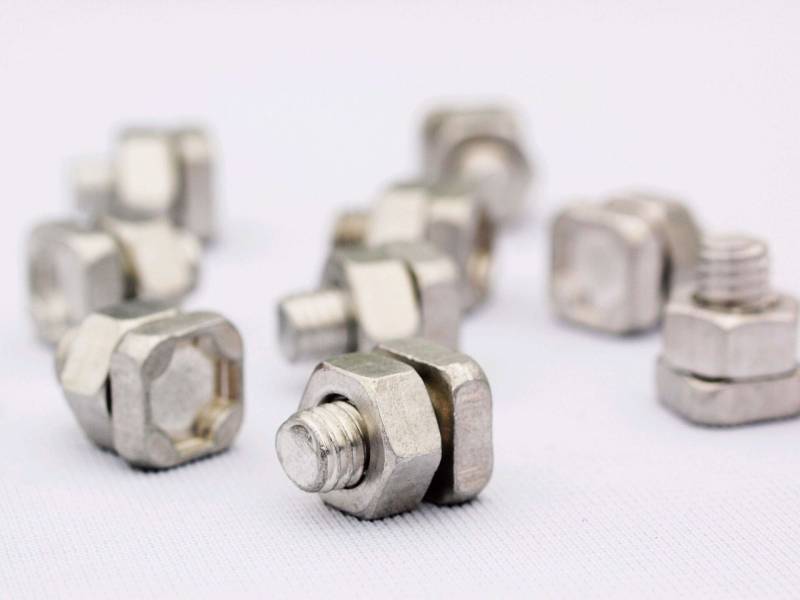 Schrauben- und Mutternsatz Schrauben- und Mutternsatz von E.P.H. Schmidt