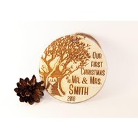 Personalisierte Unsere Erste Weihnachten Ornament, Gerade Verheiratet Hochzeit Brautpaar Herr Und Frau Holz Ornament von EBdesignShop