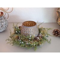Adventskranz Mit Windlicht-Weihnachtsdeko-Adventsdeko-Deko Advent-Adventsgesteck-Tischdeko-Tischgesteck-Kranz-Deko Weihnachten-Haltbar-Deko Adventskranz Mit Windlicht-Weihnachtsdeko-Adventsdeko-Deko Advent-Adventsgesteck-Tischdeko-Tischgesteck-Kranz-Deko Weihnachten-Haltbar-Deko von EBmomente