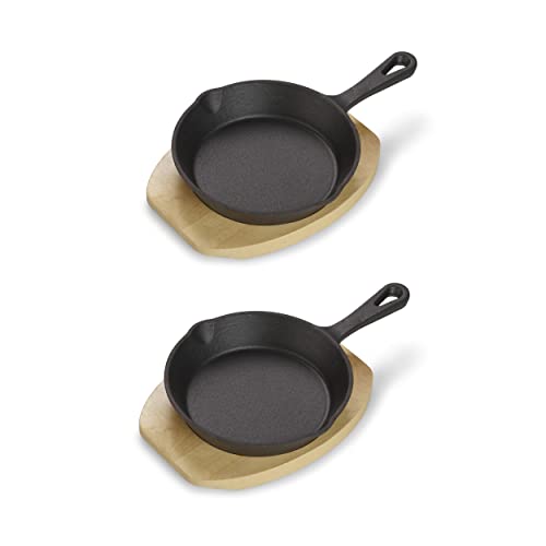 ECHTWERK Servierpfannen Set aus Gusseisen, Servierpfännchen, Mini Pfännchen mit Servierbrett, Kleine Grillpfanne, Bereits eingebrannt, Für Backöfen, Grill und BBQ geeignet, Ideal zum Servieren, 2tlg von ECHTWERK