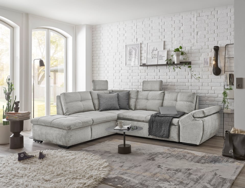 Alija Luxus-Schlafsofa mit verstellbarer Armlehne und Nosagfederung in Samtoptik – Wählbar in Silver, Grey oder Black Alija Luxus-Schlafsofa mit verstellbarer Armlehne und Nosagfederung in Samtoptik – Wählbar in Silver, Grey oder Black von ED Exciting Design