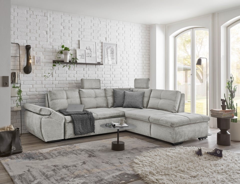 Alija Luxus-Schlafsofa mit verstellbarer Armlehne und Nosagfederung in Samtoptik – Wählbar in Silver, Grey oder Black Alija Luxus-Schlafsofa mit verstellbarer Armlehne und Nosagfederung in Samtoptik – Wählbar in Silver, Grey oder Black von ED Exciting Design