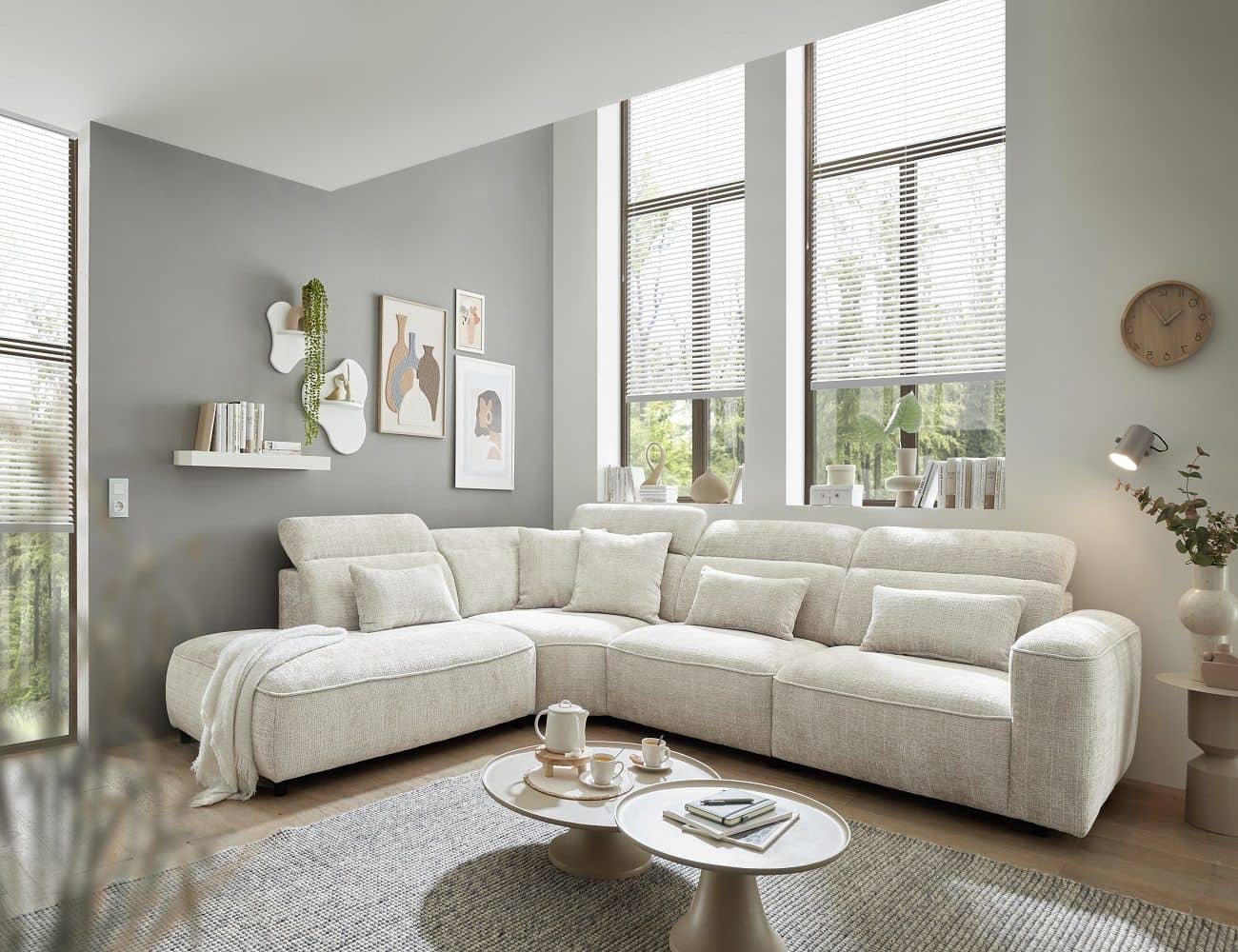 Ecksofa Mansfield ivory mit 5-fach verstellbaren Kopflehnen und Mikrofaser-Chenille-Bezug – ED Exciting Design von ED Exciting Design