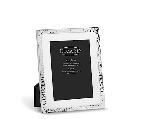 EDZARD Bilderrahmen Fano für Foto 10 x 15 cm, Passepartout, edel versilbert, anlaufgeschützt, mit Samtrücken, inkl. 2 Aufhängern, Fotorahmen zum Stellen und Hängen von EDZARD