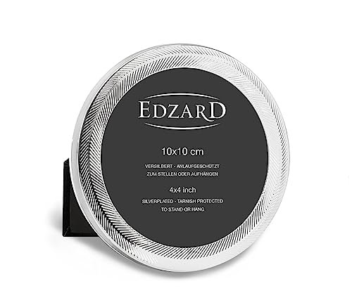 EDZARD Bilderrahmen Pepe für Foto Durchmesser 10 cm, rund, gemustert, edel versilbert, anlaufgeschützt, mit Samtrücken, Fotorahmen zum Stellen EDZARD Bilderrahmen Pepe für Foto Durchmesser 10 cm, rund, gemustert, edel versilbert, anlaufgeschützt, mit Samtrücken, Fotorahmen zum Stellen von EDZARD