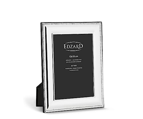 EDZARD Fotorahmen Novara für Foto 13 x 18 cm, edel versilbert, anlaufgeschützt, mit 2 Aufhängern EDZARD Fotorahmen Novara für Foto 13 x 18 cm, edel versilbert, anlaufgeschützt, mit 2 Aufhängern von EDZARD