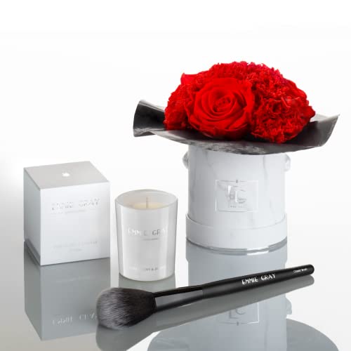 EG EMMIE GRAY Charming Set – Mindestens 9 Infinity Rosen und Nelken in Vibrant Red, Flowerbox in Marmor, Größe XS mit Duftkerze in dem sinnlichen Duft der Pfingstrose und Pinsel, Haltbare Rosen von EG EMMIE GRAY