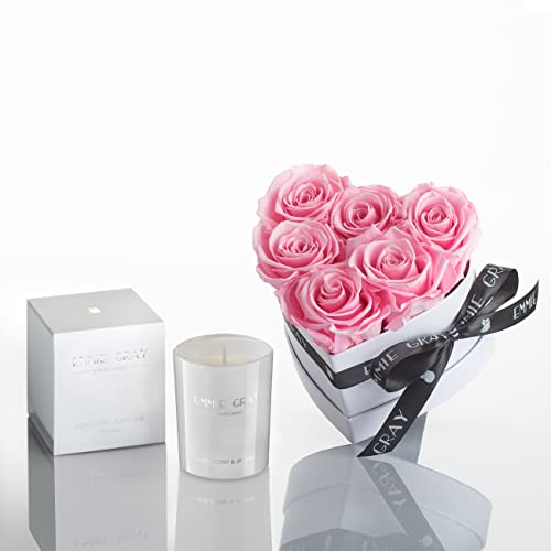 EG EMMIE GRAY Sweet Blush Set - Infinity Rosen und Duftkerze - Zartes Bridal Pink arrangiert in der herzförmigen Rosebox, mit dem Duft von Pfingstrose und Jasmin der Pure Peony & Jasmine Candle von EG EMMIE GRAY