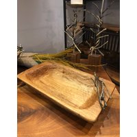Nussbaum Holz Handgeschnitztes Servierprodukt/Handgefertigtes Servierbrett von ELLCONCEPT