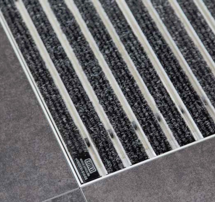 EMCO-Fußmatte 512 R mit Winkelrahmen 100 x 80 cm "Braun" von EMCO