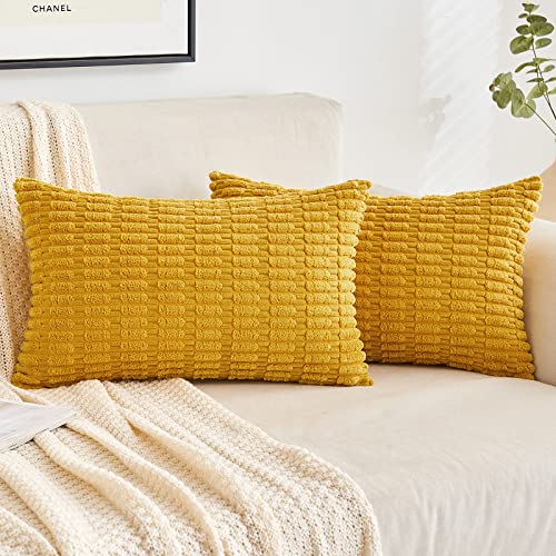 EMEMA Kordsamt Kissenbezüge Herbst Dekorative Sofakissen Moderne Kissenhüllen 30x50 cm Dekokissen Weicher Zierkissenbezug für Wohnzimmer Sofa Schlafzimmer 2er Set Gelb von EMEMA