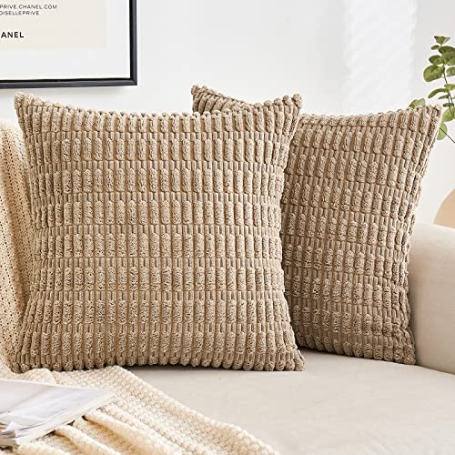 EMEMA Kordsamt Kissenbezüge Dekorative Sofakissen Moderne Kissenhüllen 40x40 cm Dekokissen Weicher Zierkissenbezug für Wohnzimmer Sofa Schlafzimmer 2er Set Hellbraun von EMEMA