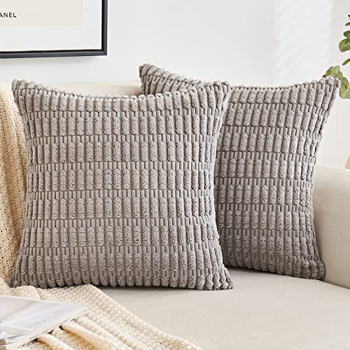 EMEMA Kordsamt Kissenbezüge Dekorative Sofakissen Moderne Kissenhüllen 40x40 cm Dekokissen Weicher Zierkissenbezug für Wohnzimmer Sofa Schlafzimmer 2er Set Hellgrau von EMEMA