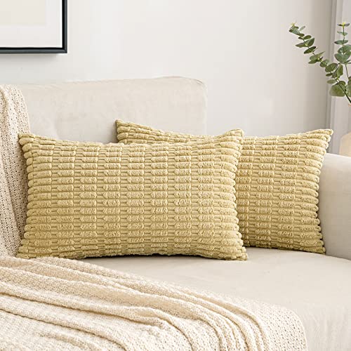 EMEMA Kordsamt Kissenbezüge Dekorative Sofakissen Moderne Kissenhüllen 40x60 cm Dekokissen Weicher Zierkissenbezug für Wohnzimmer Sofa Schlafzimmer 2er Set Beige-gelb von EMEMA